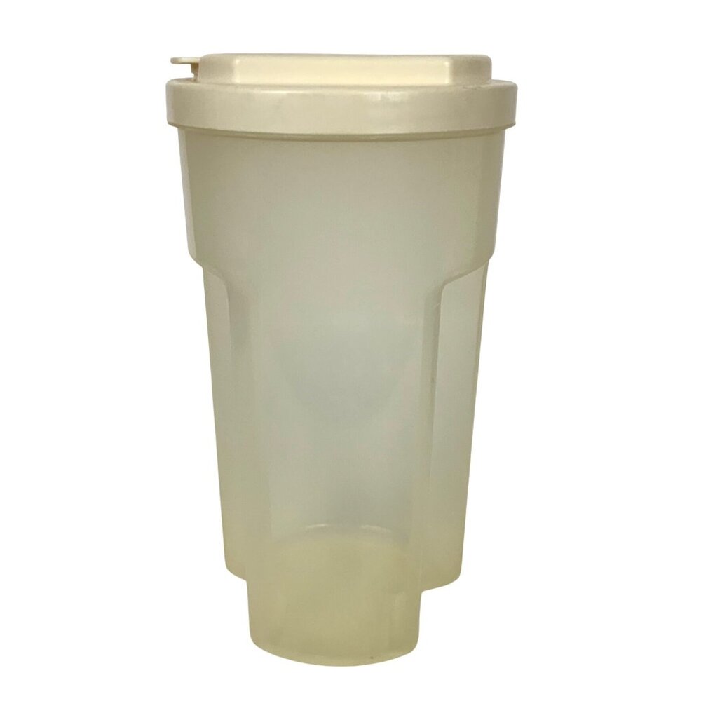 Rubbermaid Servin Saver 2 Qt 1.8 L Bottle Leak Proof Clear Container Almond Lid